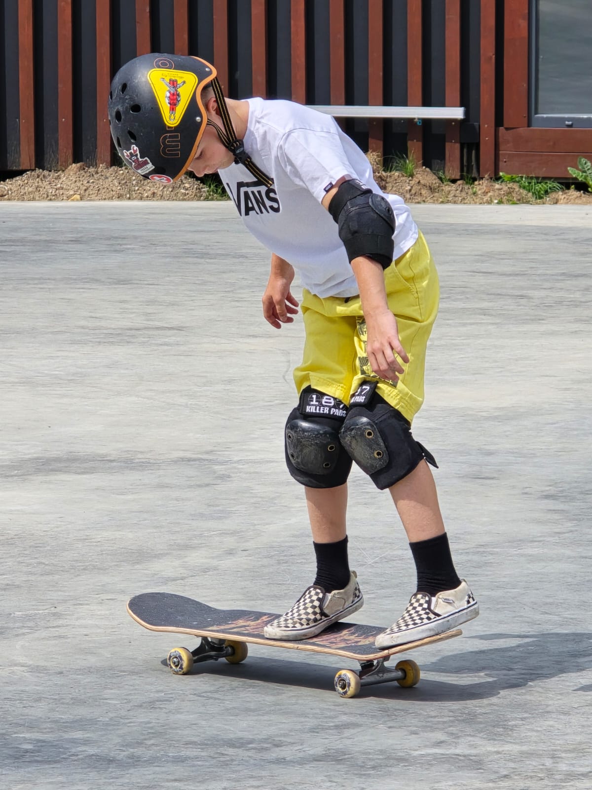 Stepan skateboarding